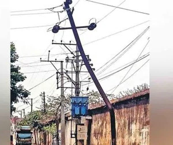 విద్యుత్ తీగలతో పొంచి ఉన్న ముప్పు - Udayam Digital