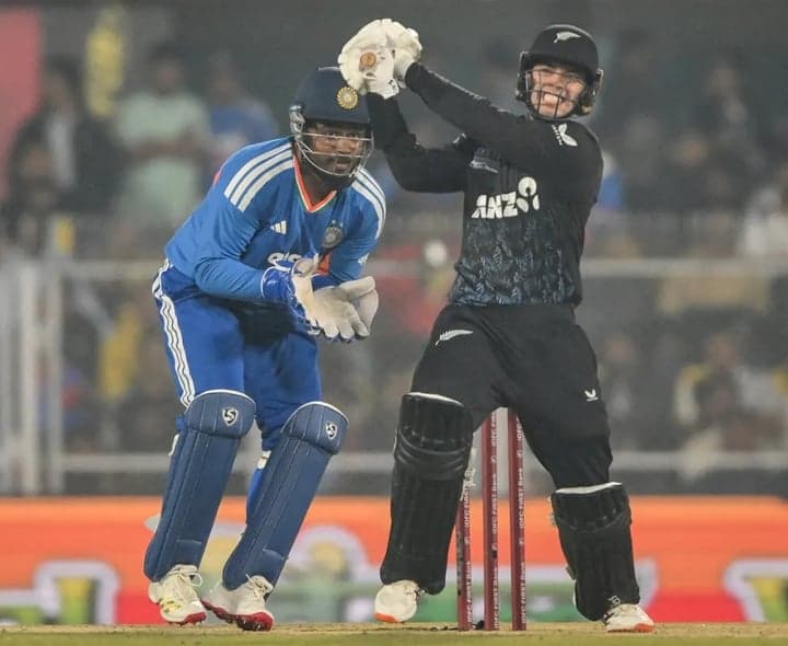 న్యూజిలాండ్ సెంట్రల్ కాంట్రాక్ట్ నుంచి వైదొలగిన చాప్మన్ - Udayam