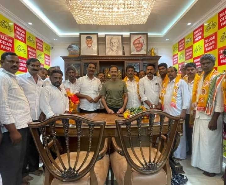 తలుపులలో టీడీపీలోకి చేరికలు - Udayam