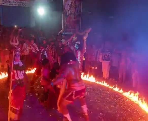నంగునూరులో ఘనంగా దుర్గామాత నిమజ్జనం - Udayam