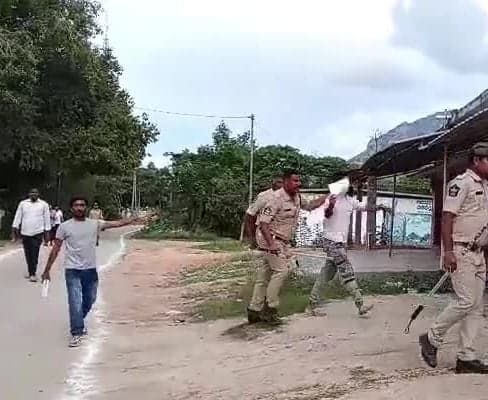 పెద్దమండ్యంలో జనసేన అభ్యర్థిపై పోలీసుల దాడి - Udayam