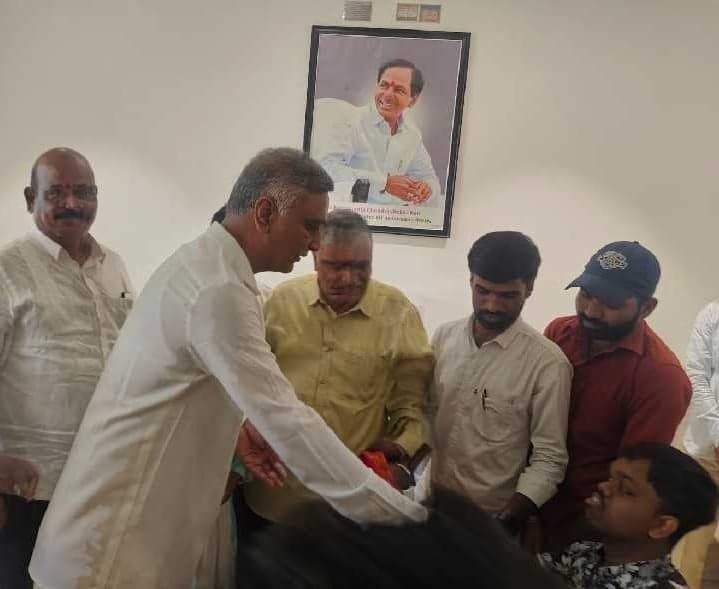 ఝాన్సీకి రూ.6 లక్షల ఎల్ఓసీ - Udayam