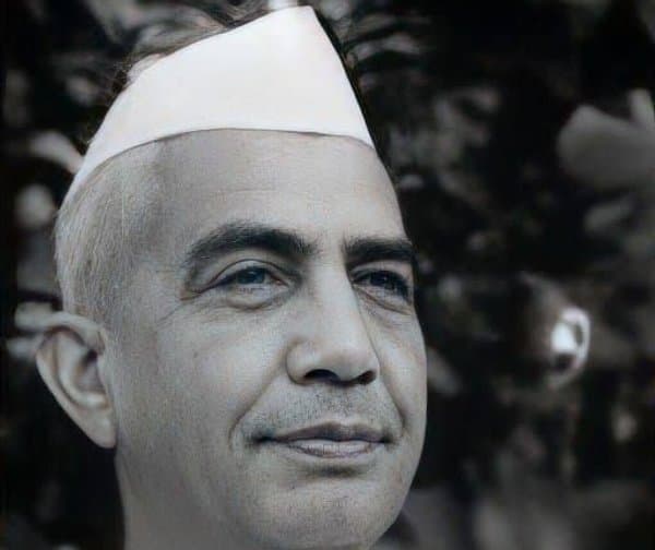 చౌదరి చరణ్ సింగ్ వర్ధంతి: ప్రముఖుల నివాళులు - Udayam Digital