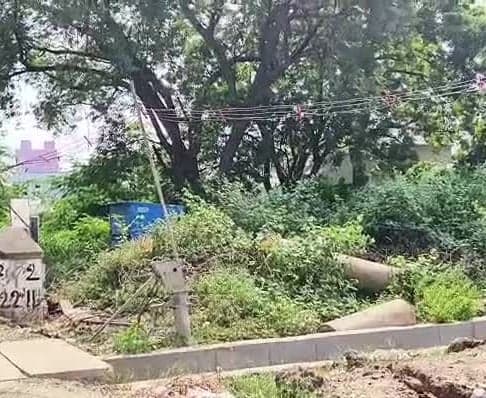 మైలవరంలో రూ.కోట్ల స్థలం.. 50 ఏళ్లుగా ఖాళీ - Udayam