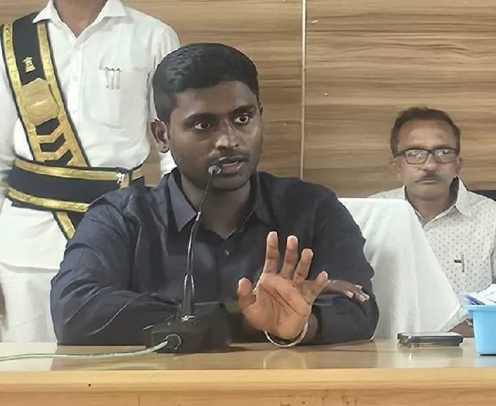 ఇంటింటి ఓటర్ల పరిశీలన చేయాలి: కలెక్టర్ - Udayam