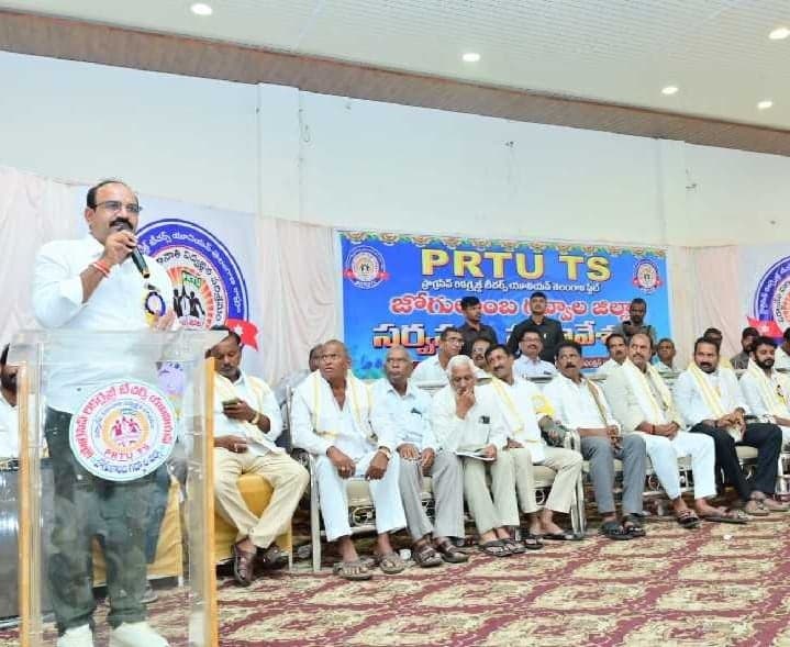 ఉపాధ్యాయులకు పీఆర్సీ, డీఏలపై ఎమ్మెల్సీ హామీ - Udayam