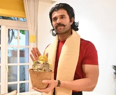 పర్యావరణహిత వినాయక చవితికి విజయ్ పిలుపు - Udayam