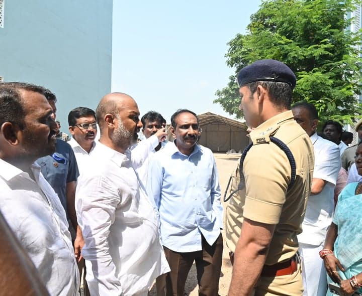 అమిత్ షా పర్యటన ఏర్పాట్లను పరిశీలించిన బండి సంజయ్ - gallery image 4
