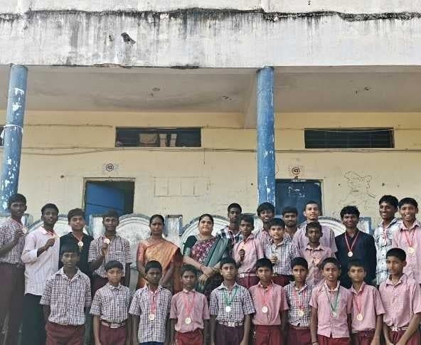 క్రీడల్లో సత్తా చాటిన గురుకుల విద్యార్థులు - Udayam