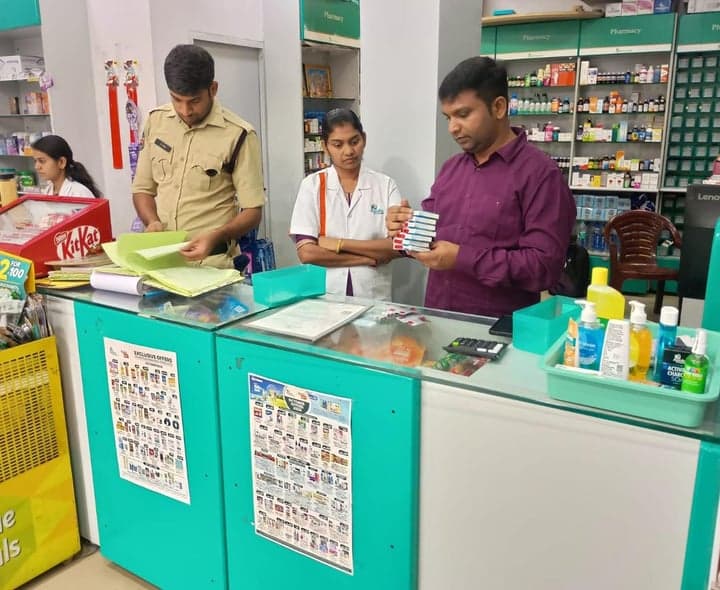 తెలంగాణలో ఆన్లైన్ ఫార్మసీలపై TG SAFE తనిఖీలు - gallery image 2