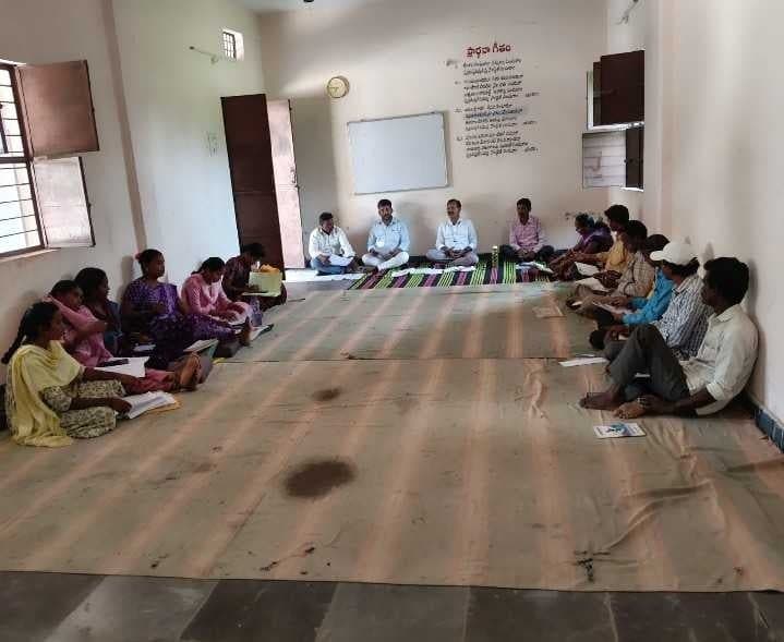 రుణాల చెల్లింపులపై దృష్టి పెట్టాలి - Udayam