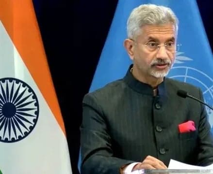 పాక్ జర్నలిస్ట్ ప్రశ్నకు జైశంకర్ ఘాటు సమాధానం - Udayam