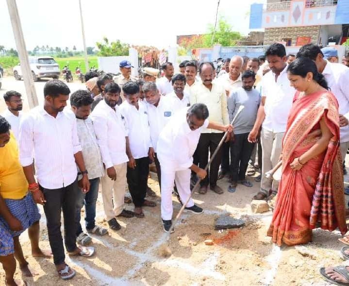 ధర్మారం పాఠశాలలో ప్రహరీ గోడకు భూమి పూజ - Udayam