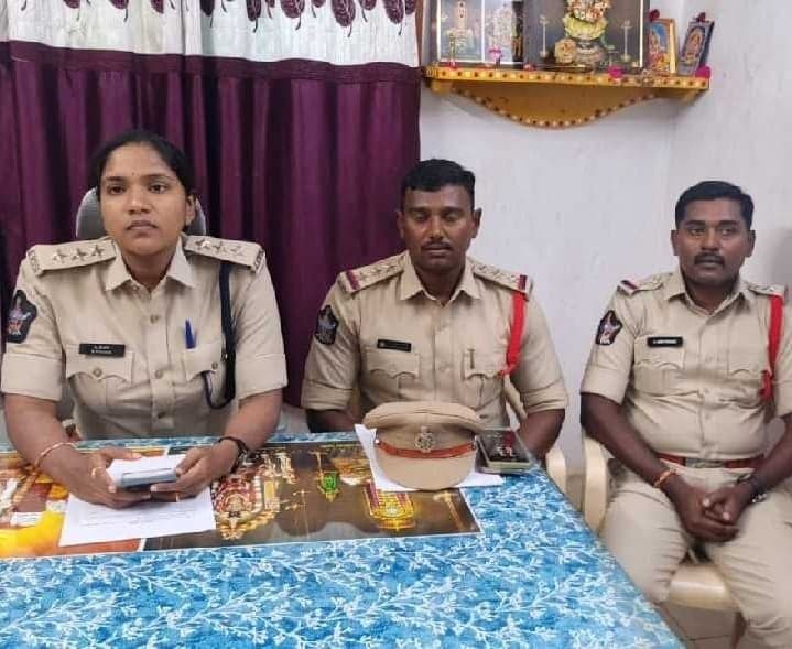 ఎన్నికల నిబంధనలపై డీఎస్పీ సూచనలు - Udayam