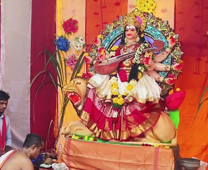 నందవరంలో సరస్వతి అలంకరణలో అమ్మవారు - Udayam