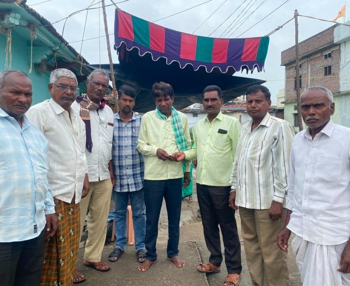 మృతుడి కుటుంబానికి కౌన్సిలర్ పరామర్శ - Udayam