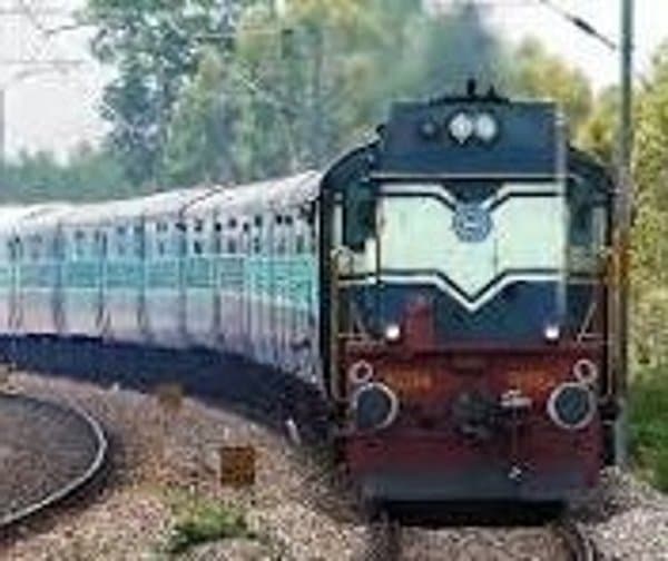 రైలు ప్రమాదాల్లో ఇద్దరు మృతి - Udayam Digital