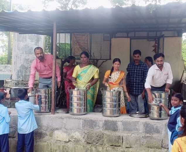 హవేలీఘనపూర్లో సీఎం బ్రేక్ఫాస్ట్ పథకం ప్రారంభం - Udayam