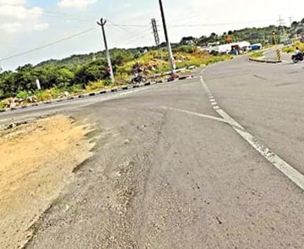 మహబూబ్నగర్ బైపాస్లో ప్రమాదాల ముప్పు - Udayam