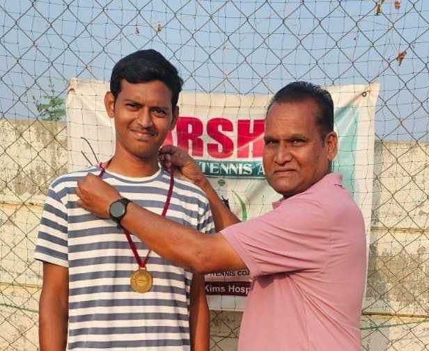 లాంగ్ టెన్నిస్లో సాయి శంకర్ ప్రతిభ - Udayam