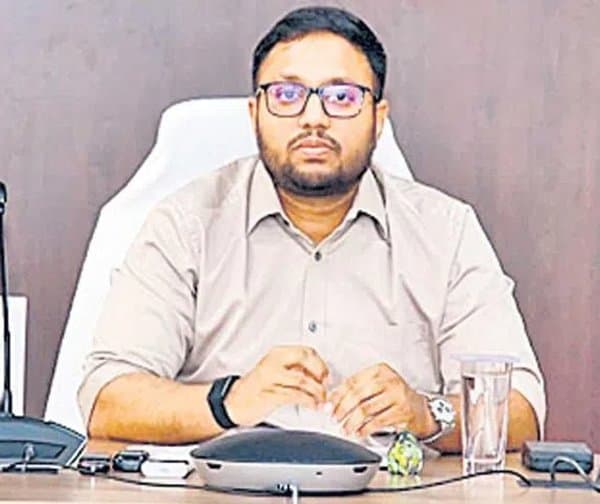 సూర్యాపేటలో డ్రైనేజీ పనులపై కలెక్టర్ ఆగ్రహం