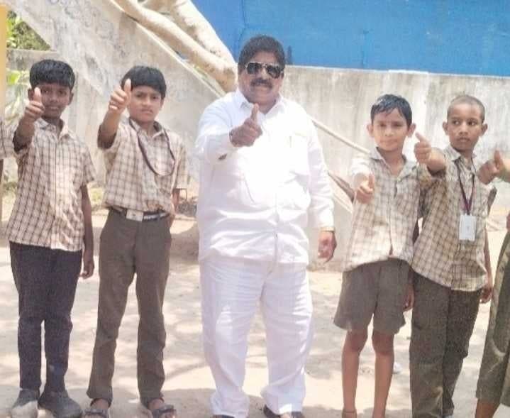 హిందీ పరీక్షలో ఎంపీపీ విద్యార్థుల ప్రతిభ - Udayam
