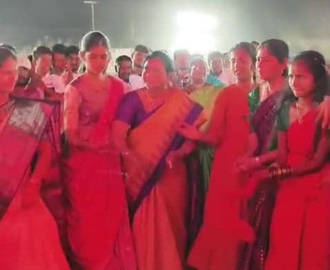 గద్వాల్ తేరు మైదానంలో బతుకమ్మ వేడుకలు - Udayam