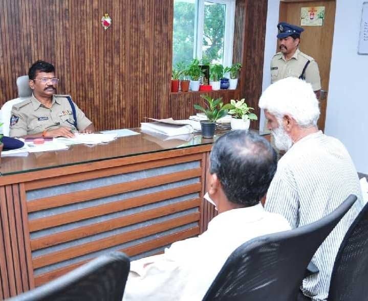 మదనపల్లెలో SIపై ఫిర్యాదు - Udayam