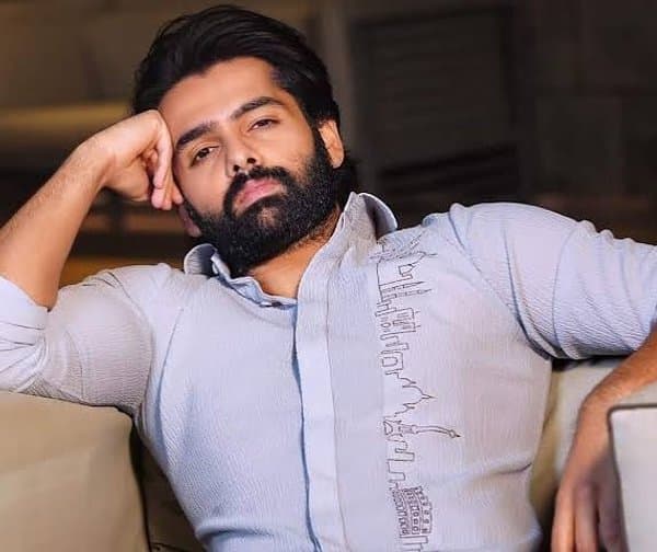 దర్శకులుగా మారుతున్న నటులు! - Udayam Digital