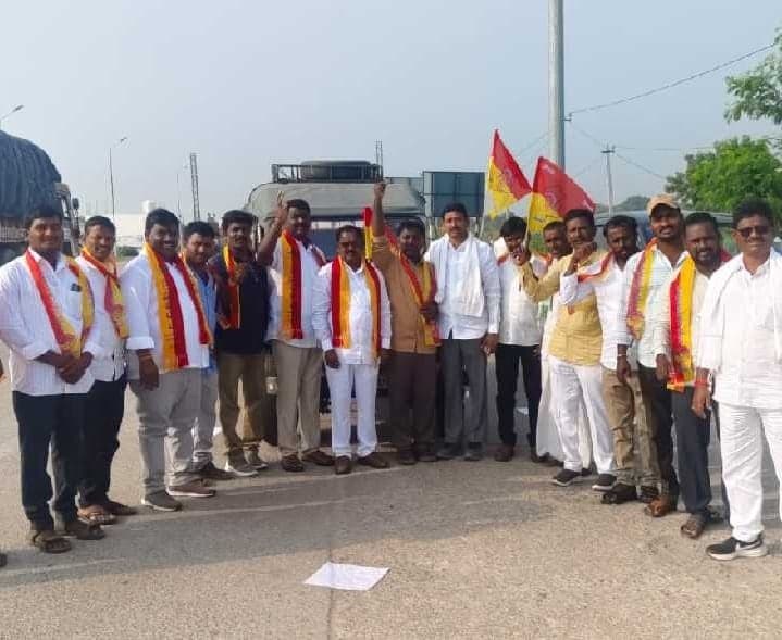 మక్తల్ నుంచి సాయన్న జయంతికి కాంగ్రెస్ నేతలు - Udayam