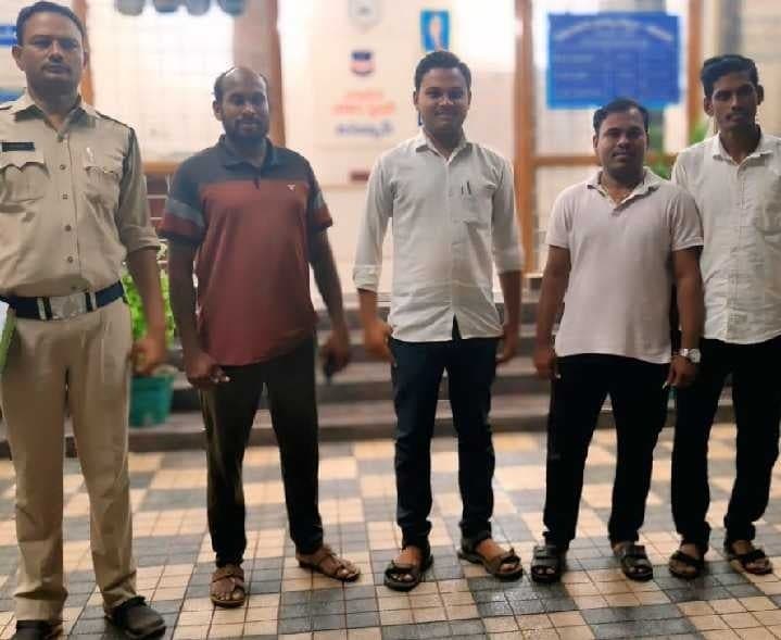చెక్ పవర్ రద్దుపై ఉప సర్పంచ్ల అరెస్ట్