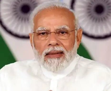 యువతకు కొత్త అవకాశాలు: మోదీ - Udayam