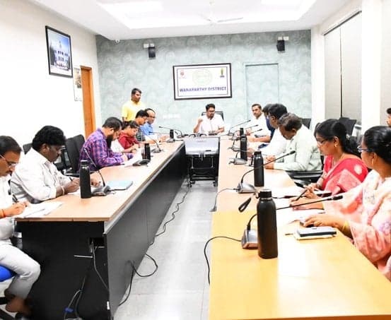 ఓటరు జాబితా సవరణపై కలెక్టర్లతో సీఈఓ సమీక్ష - Udayam