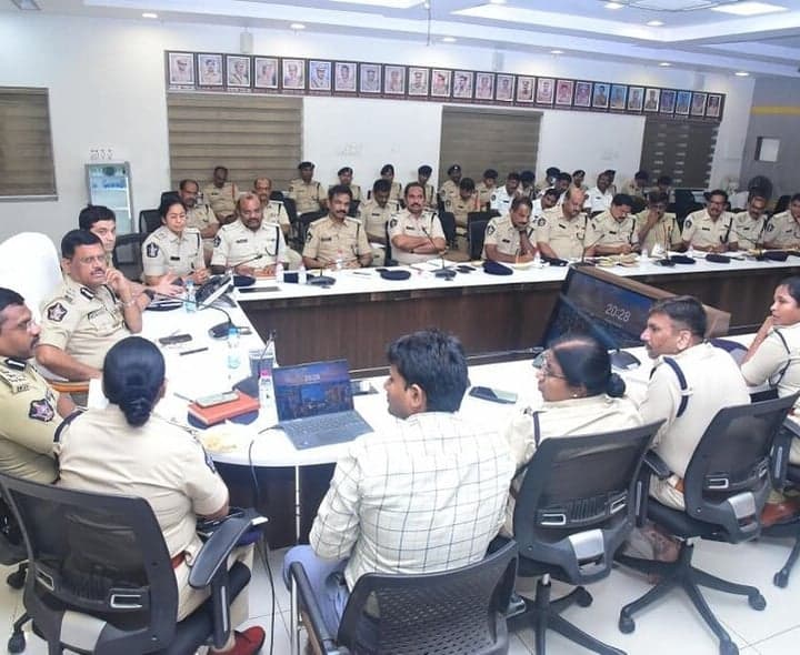 విజయ్ పర్యటనకు 600 మంది పోలీసులతో భద్రత - Udayam