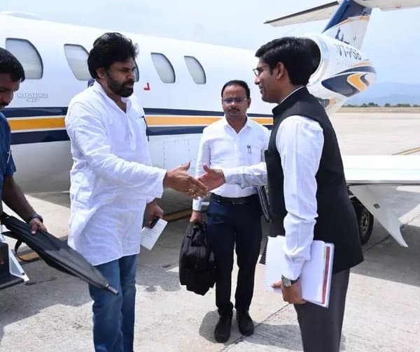 పవన్ కళ్యాణ్కు ఘన స్వాగతం - Udayam Digital