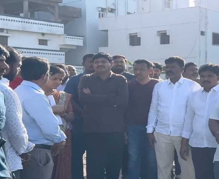 ‘స్వచ్ఛ తాండూరు’ డ్రైవ్లో ఎమ్మెల్యే - Udayam