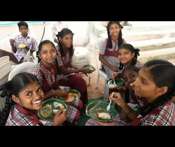 స్కూళ్లలో బ్రేక్ఫాస్ట్కు కేంద్రం కసరత్తు - Udayam Digital