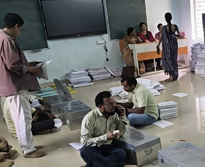 మడకశిరలో బ్యాలెట్ పేపర్లు భద్రం - Udayam