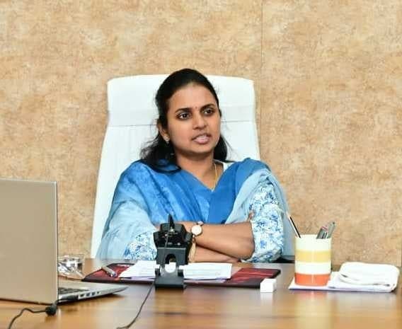 పెన్షన్ దరఖాస్తులపై కలెక్టర్ ఆదేశాలు - Udayam