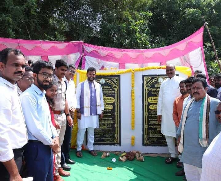 కోటబొమ్మాళిలో అభివృద్ధి పనులు ప్రారంభం - Udayam