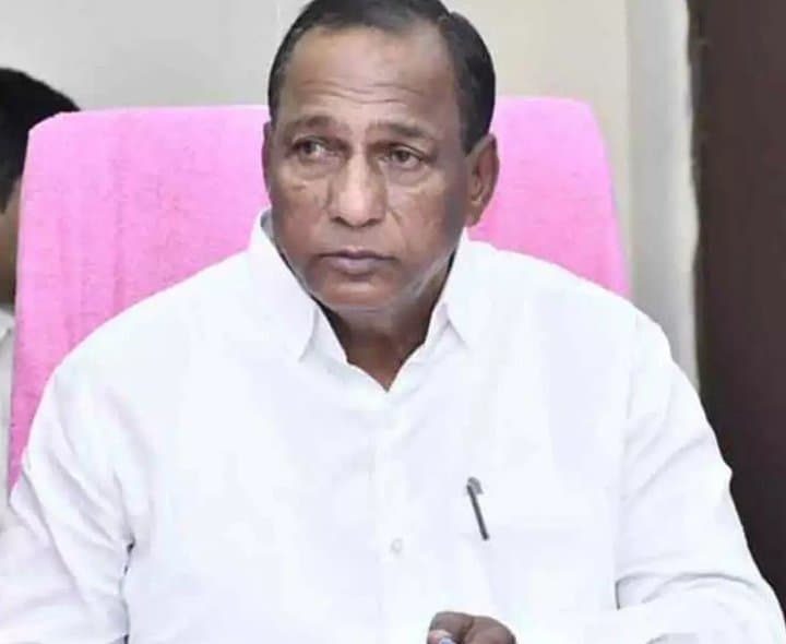 మల్లారెడ్డి కాలేజీల్లో అధికారుల ఆకస్మిక తనిఖీలు - Udayam Digital