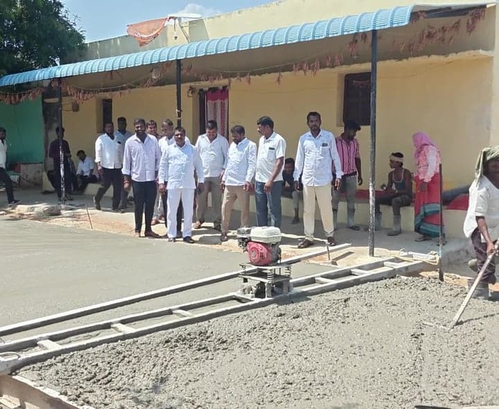జైనపల్లి–ఫక్కీరుగూడెం రోడ్డు పనులు ముమ్మరం - Udayam