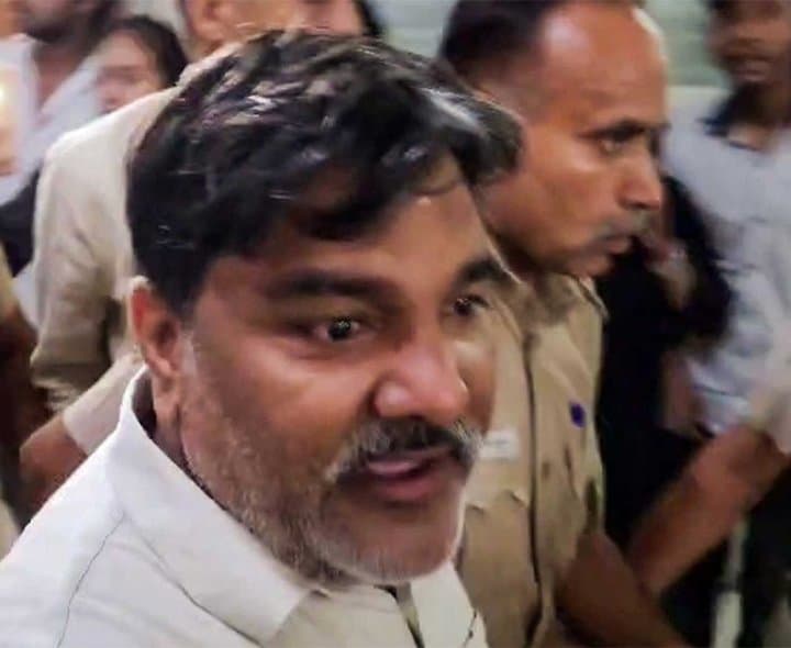 తాహిర్ హుస్సేన్కు డెత్ పెనాల్టీ నిరాకరించిన ఢిల్లీ కోర్టు - Udayam Digital