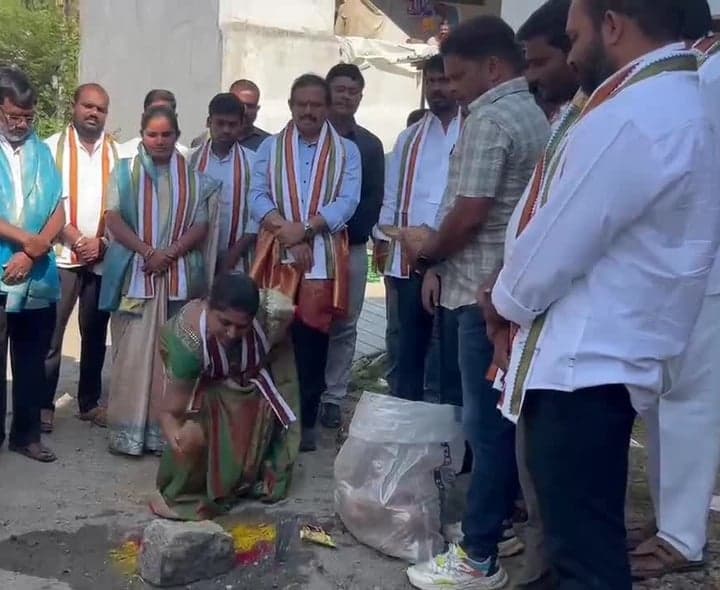 రూ.50 లక్షల రోడ్డు పనులకు శంకుస్థాపన - Udayam