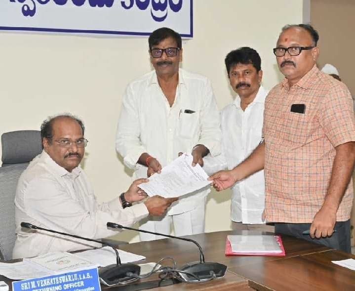 నెల్లూరు మేయర్ బరిలో విజయ్ కుమార్ రెడ్డి - Udayam