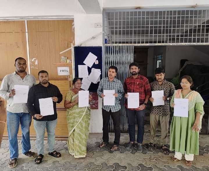 ఎలమంచిలిలో తుది ఓటర్ల జాబితా విడుదల - Udayam