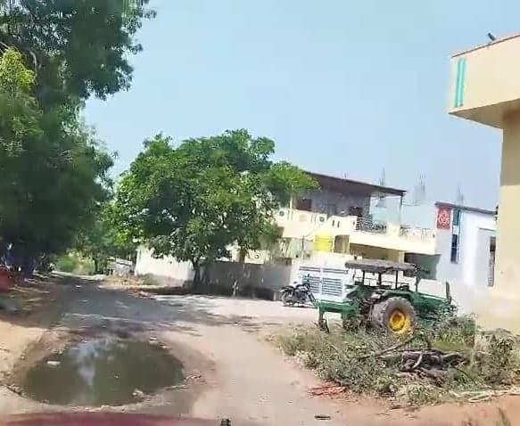 అధ్వానంగా గట్టు-రాయచూరు రహదారి - Udayam