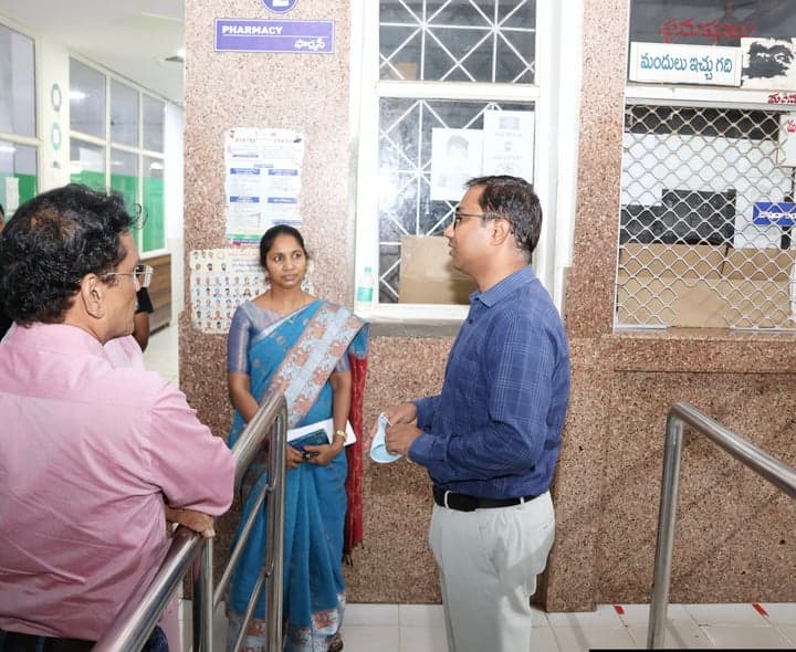 ఖమ్మం ప్రభుత్వ ఆసుపత్రిలో కలెక్టర్ ఆకస్మిక తనిఖీ - gallery image 2