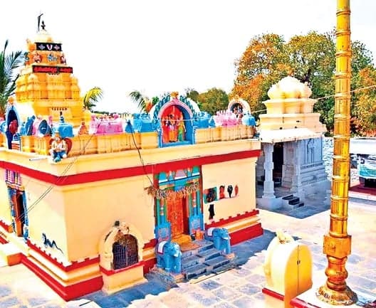దేవుని భూములకు అక్రమార్కుల ఎసరు - Udayam