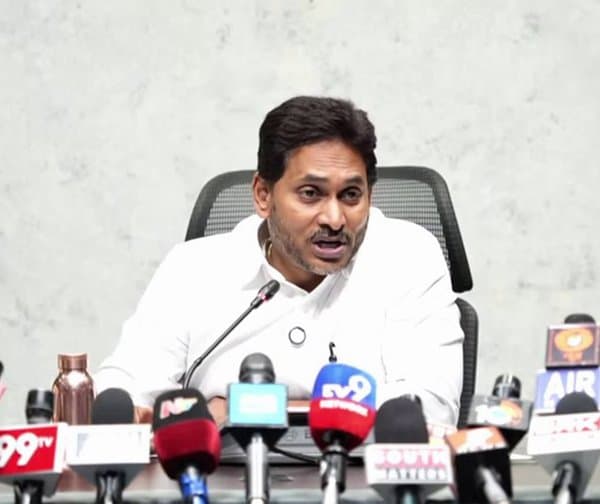 చంద్రబాబుపై వైఎస్ జగన్ తీవ్ర విమర్శలు - Udayam Digital